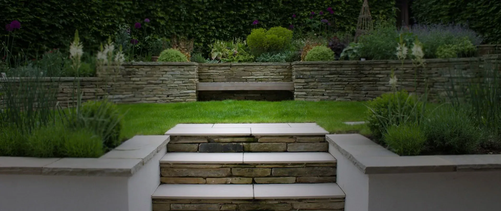 Gartengestaltung im Kanton Schwyz und Region Zürichsee von Soni Gartenbau